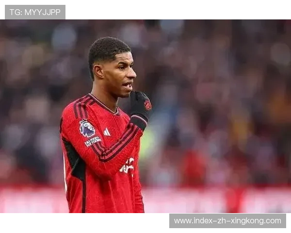 拉什福德门前冲顶补射得手